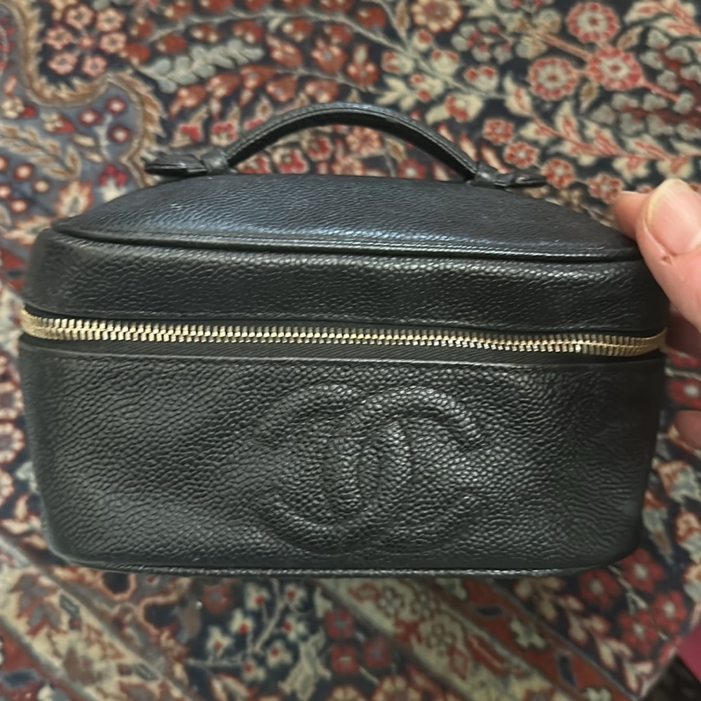 Chanel caviar leather $3500 retail clutch or make up bag - Picture 4 of 4